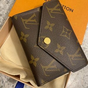 AUTHENTIC LOUIS VUITTON VICTORINE WALLET